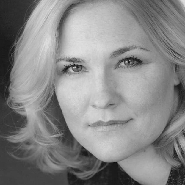 Kelly McAndrew Headshot
