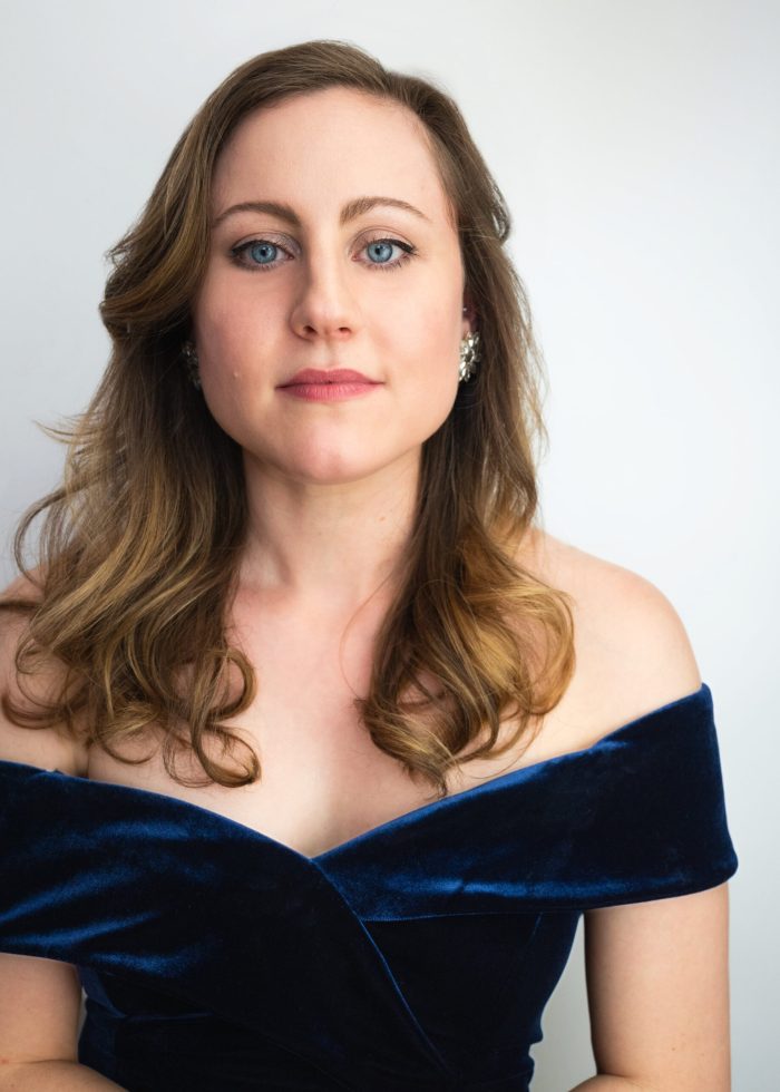 Carrie Quarquesso Headshot - color