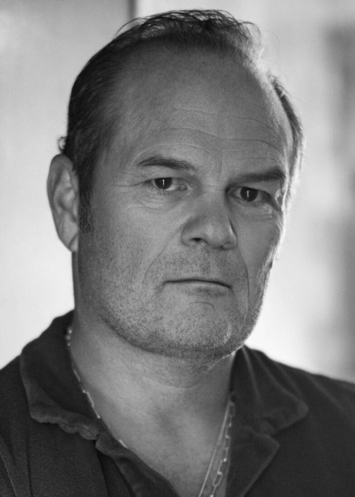 Chris-Bauer-bw-880×1100 Chris-Bauer-bw-880x1100